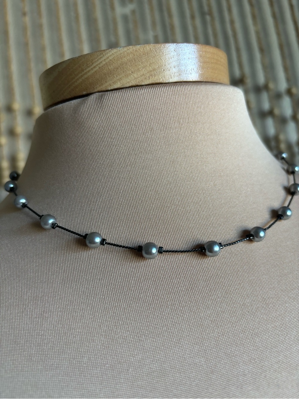 Vintage Y2K Gunmetal Pearl Chocker Dark Fairy Whimsy Goth Elegant Necklace - Picture 3 of 3